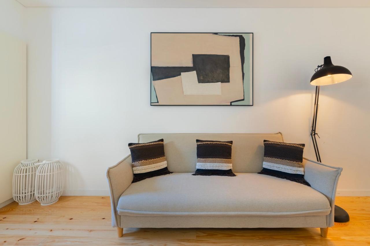 Your Dream Stay: Modern Amenities, Historic Charm Apartment