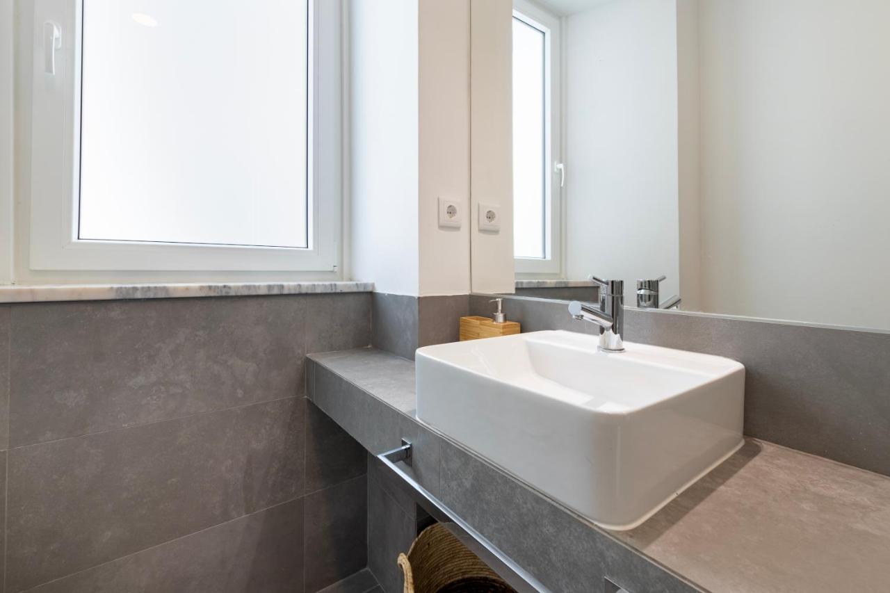 Your Dream Stay: Modern Amenities, Historic Charm * Lisbon