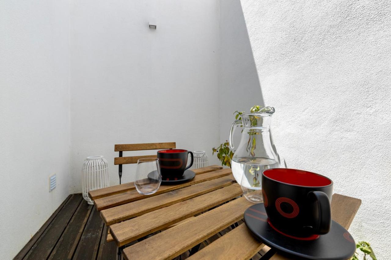 Your Dream Stay: Modern Amenities, Historic Charm Lisbon